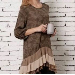 Paisley Vine Size M boho tunic with lace EUC